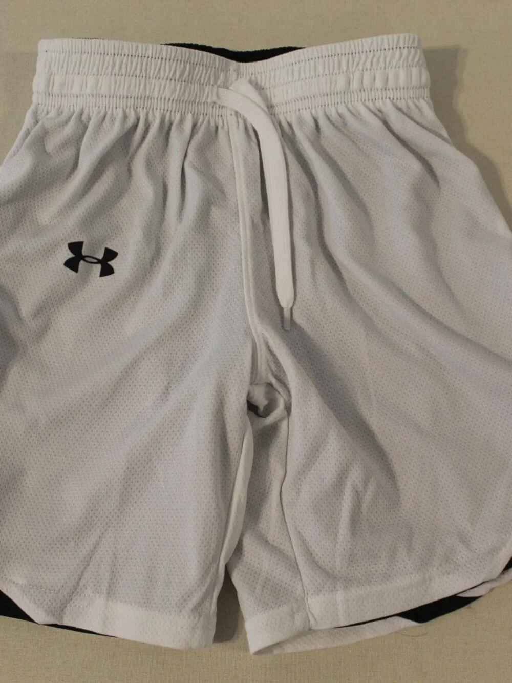 Youth NEW Under Armour Size Small Reversible  Basketball Running Shorts